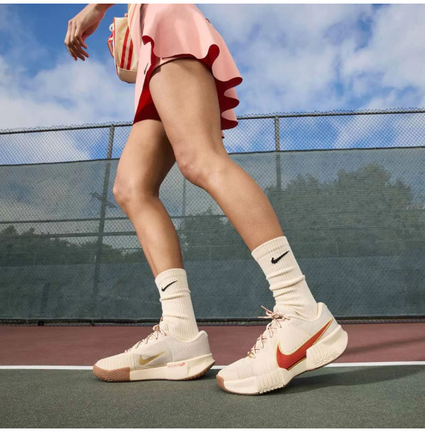Теннисные кроссовки Nike GP Challenge Pro Premium Clay FN4746-103