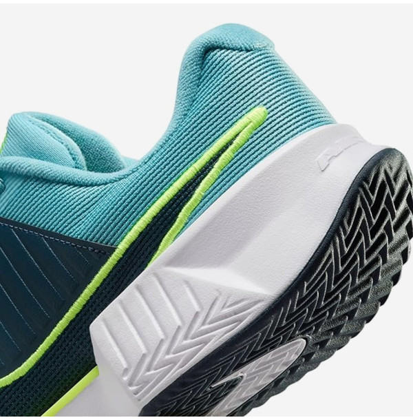Теннисные кроссовки Nike Zoom GP Challenge Pro Clay FJ7767-401