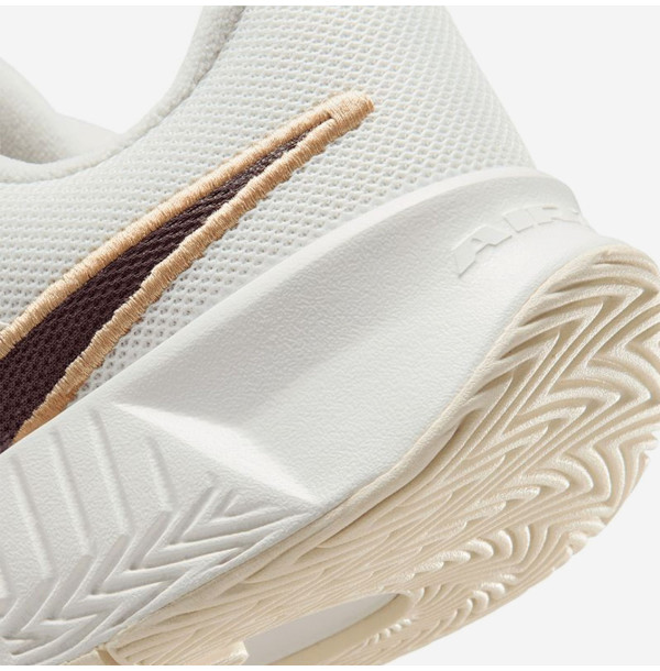 Теннисные кроссовки Nike Zoom GP Challenge Pro Premium HC IB6560-109
