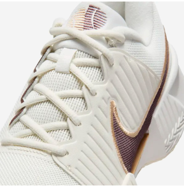 Теннисные кроссовки Nike Zoom GP Challenge Pro Premium HC IB6560-109