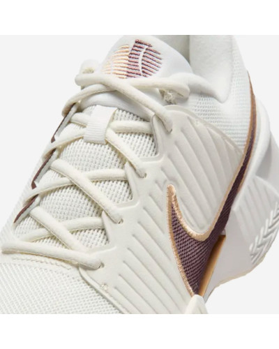 Тенісні кросівки Nike Zoom GP Challenge Pro Premium HC IB6560-109