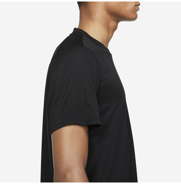 Теннисная футболка Nike Court Dri-Fit Victory CV2982-010